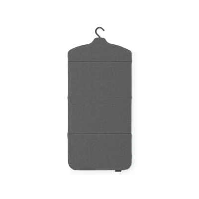 Imagen de Brabantia Tabla Plegable para Planchado Vertical Superficie sólida Resistente al Calor Gancho Colgador Facilita el 91,5 cm x 41 Pepper Black