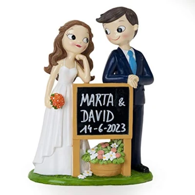 Imagen de Mopec Pop&amp;Fun Figura Pastel Novios con Cartel Pizarra, 21 cm, Para Boda