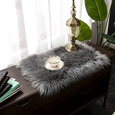 Imagen de Teppich Wölkchen Alfombra de imitación Piel Cordero Salón Dormitorio Deco Oveja como Colcha, cojín Asiento, para Silla, sofá, Cama Gris Oscuro 40x60 cm Rectángulo