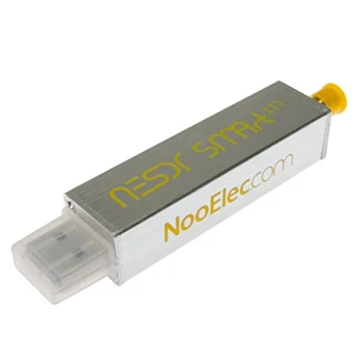 Imagen de NooElec NESDR Smart XTR SDR Premium RTL con Rango de Ajuste extendido, recinto Aluminio, 0,5PPM TCXO, Entrada SMA. Radio Definida por Software RTL2832U y E4000