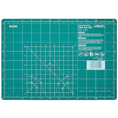 Imagen de Olfa Plancha Salvacortes CM Soporte Multiusos Protector muy Económico y de Plástico, Perfecto para Utilizar en Diferentes Tipos Acividades Artesanales