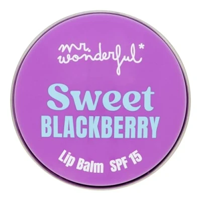 Imagen de MR WONDERFUL Bálsamo Labial Perfumado Sweet Blackberry 15 ml, Protección Solar FPS 15, Fórmula Hidratante, con Manteca de Karité, Vitamina E y Aceites Vegetales, Hidrata la Piel, Uso Diario