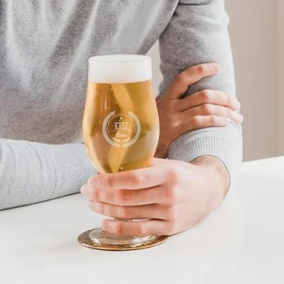 Imagen de YourSurprise Vaso de Cerveza Personalizada con Nombre Grabado: Personalizable Texto, Diseños y Diferentes Tipos Letras