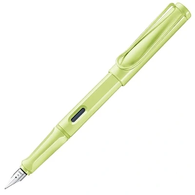 Imagen de Lamy safari springgreen Pluma estilográfica con empuñadura ergonómica y plumín de acero pulido en tamaño M ideal para cualquier escritura caligrafía incluye cartucho T 10 azul Diestro