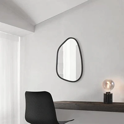Imagen de [en.casa] Espejo de Pared Asimétrico para Baño Salón Elegante Diseño Moderno con Marco MDF 80 x 58 cm Negro Mate