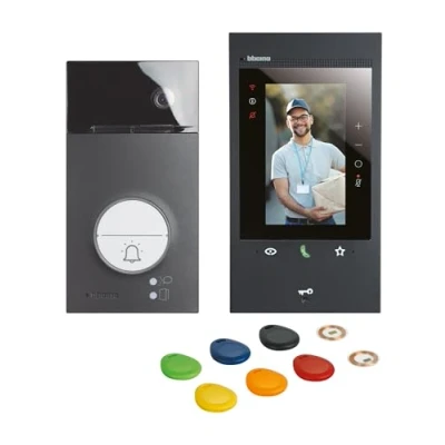 Imagen de Kit Videoportero superficie 2 hilos BticinoLinea 3000363926 Black