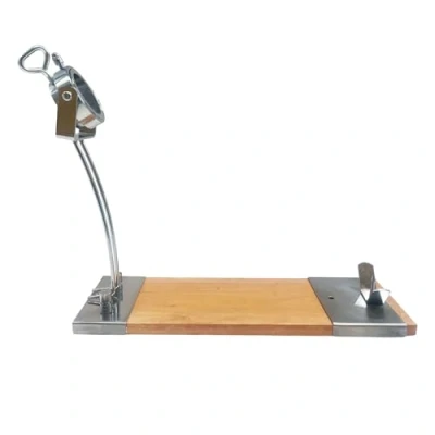 Imagen de Well Home Jamonero IBERIA Luxe con cabezal giratorio, base de madera y acabados en acero inoxidable