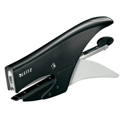 Imagen de Leitz Alicates de grapado, capacidad 15 hojas, cuerpo metal ergonómico, incluye grapas, gama WOW, 55311095 negro