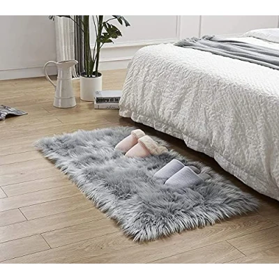 Imagen de HEQUN Alfombra de Piel Oveja sintética, Artificial Alfombra,Funda Silla Forro Polar Suave y mullida para recámara, sofá, Suelo (90x60 CM, Gris)