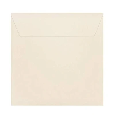 Imagen de Lote de 25 sobres cuadrados con solapa (17 x 17 cm), color crema