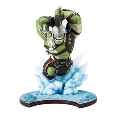 Imagen de Quantum Mechanix Hulk Thor Ragnarok Armado Con Martillo De Guerra Figura Coleccionable Multicolor