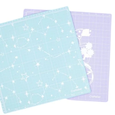 Imagen de Craftelier Base de Corte Autocicatrizante Doble Cara con Medición en Centímetros y Pulgadas para Scrapbooking Tamaño 32,5 x 0,3 cm Color Turquesa Violeta Diseños Estampados