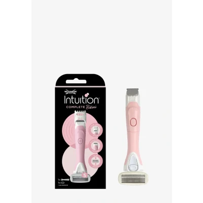 Imagen de Wilkinson Sword Recortadora y Maquinilla de Afeitar Todo en Uno Con Cabezal 5 Hojas Cubiertas Gel Skin Protection, Color Rosa Claro, 1 Unidad