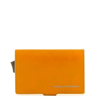 Imagen de PIQUADRO Tarjetero de metal y piel individual, amarillo, Talla única, Casual