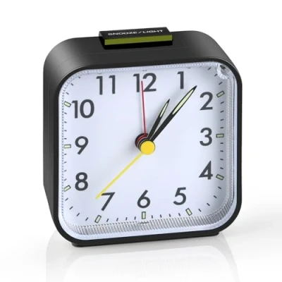 Imagen de VFANDV Reloj Despertador Analógico Silencioso, Despertadores de Mesilla Viaje Cabecera con Luz Nocturna Función Repetición para el Hogar (Negro)