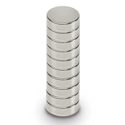 Imagen de MAUL Imán de neodimio 15 x 5 mm diámetro (10 unidades), Imanes para un uso versátil, redondo con diseño elegante y moderno, fuertes placa magnética, cinta plata