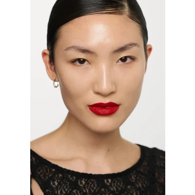 Imagen de Wet n Wild Megalast Lock n&#039; Shine, Dual Ended Lip Color and Clear Gloss, Vitamin E Jojoba Oil Enriched Formula, Red Y For Me Shade