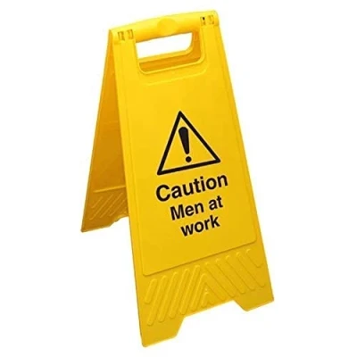 Imagen de Letrero amarillo de doble cara con texto en inglés &quot;Caution Men At Work&quot;