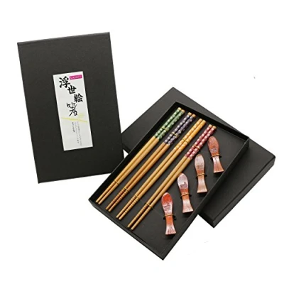 Imagen de Exzact palillos 4 pares de bambú natural reutilizables con apoyos para madera, en una hermosa caja negra hecha a mano, estilo japonés decorado