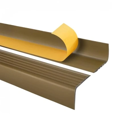 Imagen de Quest Perfil de borde para escaleras autoadhesivo PVC, protección escalera, 50x42mm RGP, latón, 130cm
