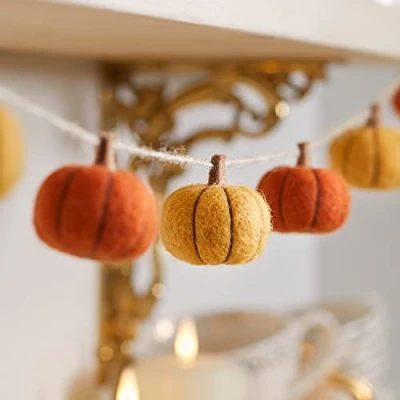 Imagen de Lights4fun Cadena Decorativa de Halloween con Calabazas en Fieltro 1,3m Adorno para Interiores
