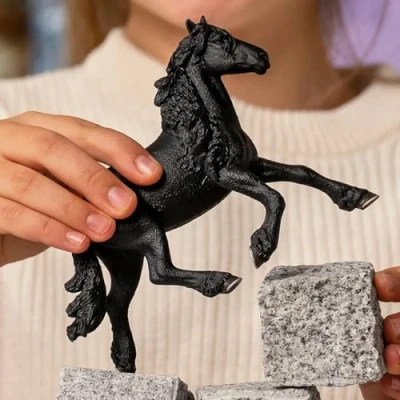 Imagen de schleich 13975 Semental frisón, a partir de 5 años, HORSE CLUB figura, x 16 11 cm