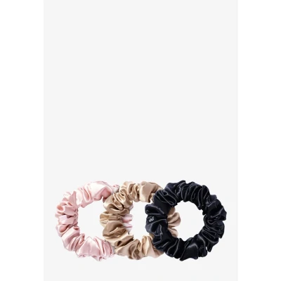 Imagen de Slip coleteros grandes de seda en negro, rosa y caramelo 100% pura morera 22 momme para mujer Juego elásticos lujo respetuosos con el cabello (3 coleteros)