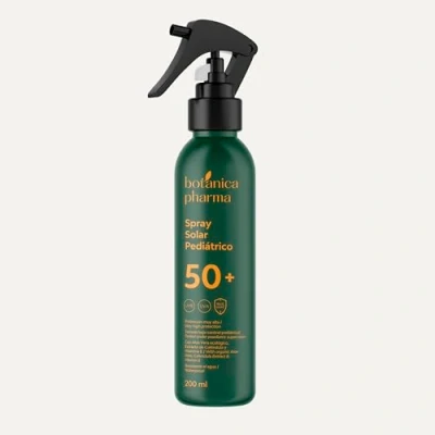 Imagen de Botanicapharma Spray Solar pediátrico SPF50+ UVB, UVA y Blue Light 200 ml Formulado para la piel infantil Testado bajo control Resistente al agua Textura fluida ligera