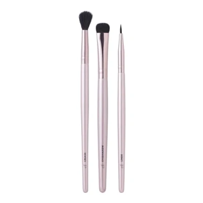 Imagen de e.l.f. No Budge Brush Trio, juego de 3 brochas para sombra ojos aplicar y mezclar color, fabricado con cerdas sintéticas libres crueldad animal