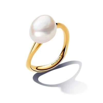 Imagen de PANDORA Essence Anillo chapado en oro de 14 quilates con perla blanca barroca cultivada agua dulce tratada, talla 58