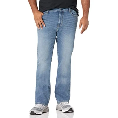 Imagen de Amazon Essentials Vaqueros Acampanados de Corte Ajustado Hombre, Lavado Claro, 32W / 32L