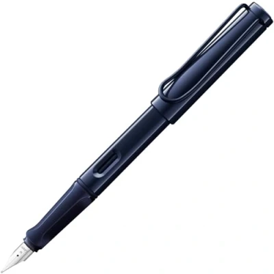Imagen de Lamy safari dark dusk Pluma estilográfica con empuñadura ergonómica y plumín de acero pulido en tamaño EF ideal para cualquier escritura caligrafía incluye cartucho T 10 azul Diestro
