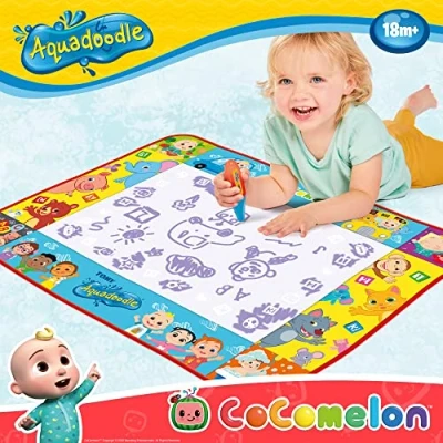 Imagen de Aquadoodle Cocomelon Tapete para garabatear, oficial Tomy No Mess colorear y dibujar, adecuado niños niñas de 18 meses o más, multicolor (E73454)