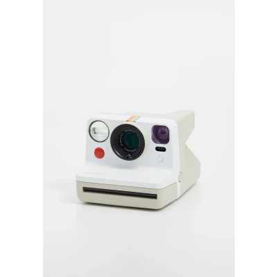 Imagen de Cámara instantánea Polaroid Now Generation 3, Temporizador automático, Flash preciso, Guijarro blanco