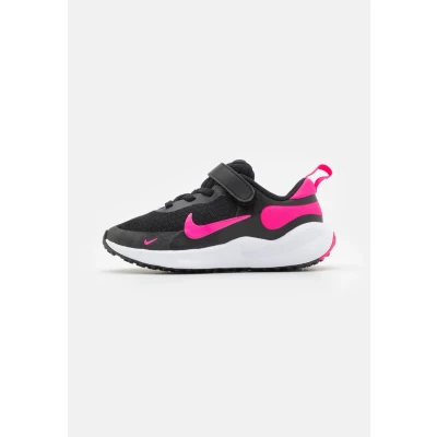 Imagen de Nike Performance Revolution 7 Unisex Zapatillas de running neutras para niños, Talla: 25, Black/hyper pink/white Zapatos