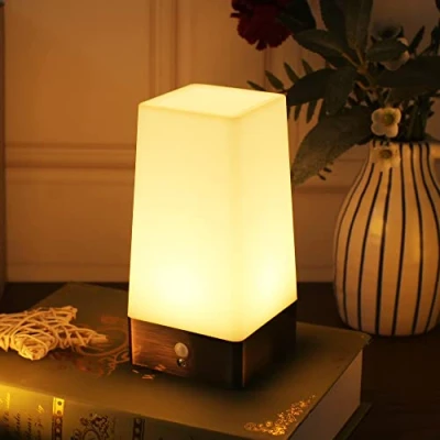 Imagen de lámpara de mesa WRalwaysLX, luz noche LED retro, con sensor movimiento inalámbrico PIR noche, batería para sala estar, dormitorio, baño, pasillo, cocina