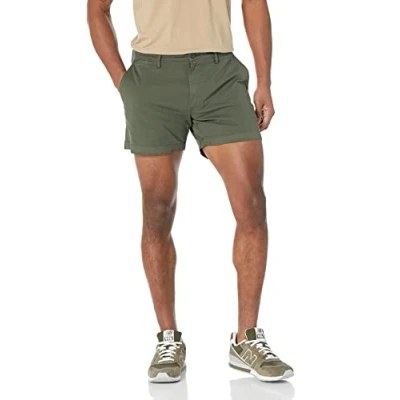 Imagen de Amazon Essentials Pantalón Corto Chino Elástico, Cómodo, sin Pinzas, de 13 Cm y Ajuste Entallado (Previamente Goodthreads) Hombre, Verde Oscuro, 28W