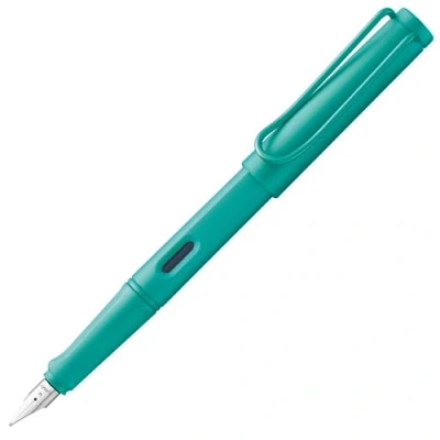 Imagen de Lamy safari aquamarine Pluma estilográfica con mango ergonómico y plumín de acero pulido en ancho trazo EF, plástico ASA, incluye cartucho tinta azul T 10, para diestros