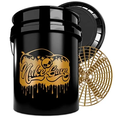 Imagen de Nuke Guys Gold Bucket Limited Set Cubo de lavado 5 galones con tapa y Grit Guard coche colador suciedad para el suave coche/moto