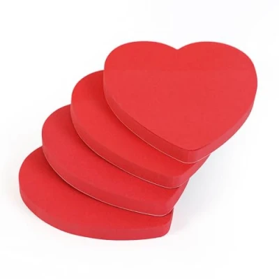Imagen de Evergreen Goods 4 blocs de notas adhesivas en forma corazón rojo, perfectas para aniversario, cumpleaños, regalos San Valentín, 100 hojas por bloc, 76 x mm