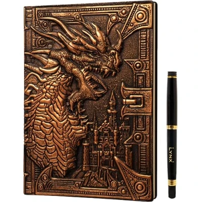 Imagen de DND Cuaderno/Libreta de 200 Páginas con Dragón Bronce 3D Cuero Sintético Notebook, Diario, Journal Compatible D&amp;D, Dungeons &amp; Dragons, Dragones y Mazmorras, RPG. Regalo para Dungeon Master