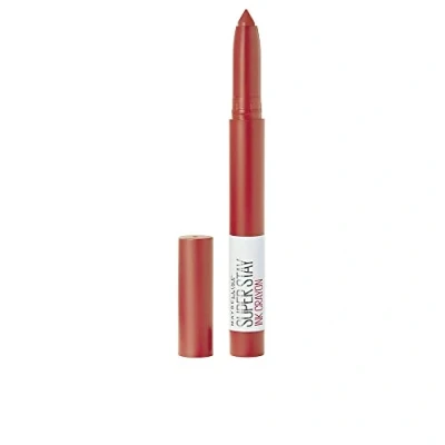 Imagen de Maybelline New York Pintalabios SuperStay Ink Crayón tono 40 Laugh Louder, rojo tierra