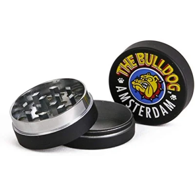 Imagen de BULLDOG Grinder Especias, Tabaco, Hierbas Metálico con Polen Colector 2&quot; Hecho de Duradero Aleación Zinc 3 Piezas Dientes en Forma Diamante (Negro)