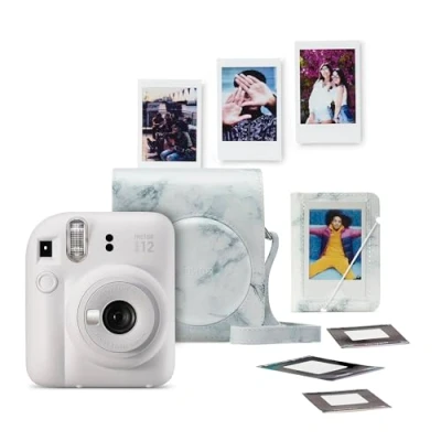 Imagen de instax Mini 12 Kit con cámara. El Contiene cámara, Funda, álbum, Carga de 10 Fotos y Pegatinas.