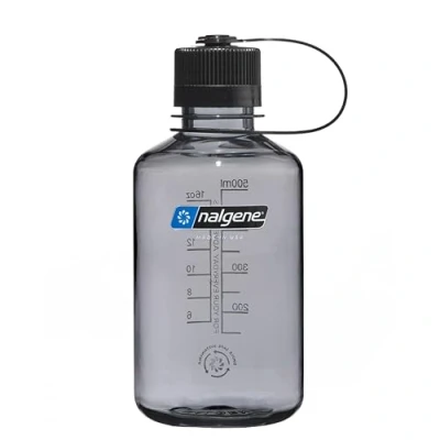 Imagen de Nalgene Sustain Tritan Botella de agua sin BPA hecha con material derivado del 50% residuos plástico, 16 onzas, boca estrecha, color gris