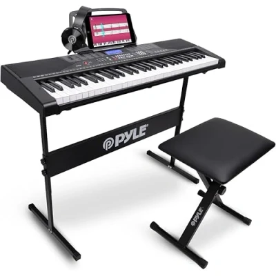 Imagen de Pyle Teclado Electrónico Portátil de 61 Teclas, 2 en 1 para Tocar y Cantar, con Pedal Sostenido, Auriculares, Bolsa Resistente a la Intemperie, Taburete Soporte