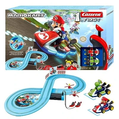 Imagen de Carrera 1. First Yoshi Circuito de Coches Miniatura Nintendo Mario Kart 2,4 m, Escala 1:50, Multicolor (20063026)