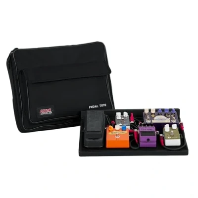 Imagen de Gator Cases Pedalera de madera 16.5&quot; x 12&quot; con Funda transporte nylon negra; incluye fuente alimentación G Bus 8 9V y 3 18V (GPT BL PWR)