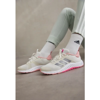 Imagen de adidas Performance Everyset Zapatillas de entrenamiento, Mujer, Talla: 40, Chalk white/iron metallic/lucid pink Zapatos