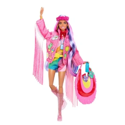 Imagen de Barbie Extra Fly, Muñeca con temática de Viajes Conjunto Invernal para la Nieve, Mono Rosa Brillante y Abrigo Piel sintética, Juguete +3 años (Mattel HPB16)